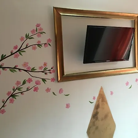 Royale Oda ve Kahvaltı *