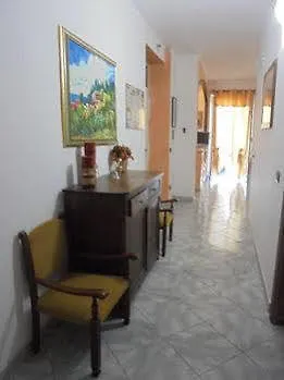 Royale Oda ve Kahvaltı *