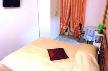 Royale Oda ve Kahvaltı